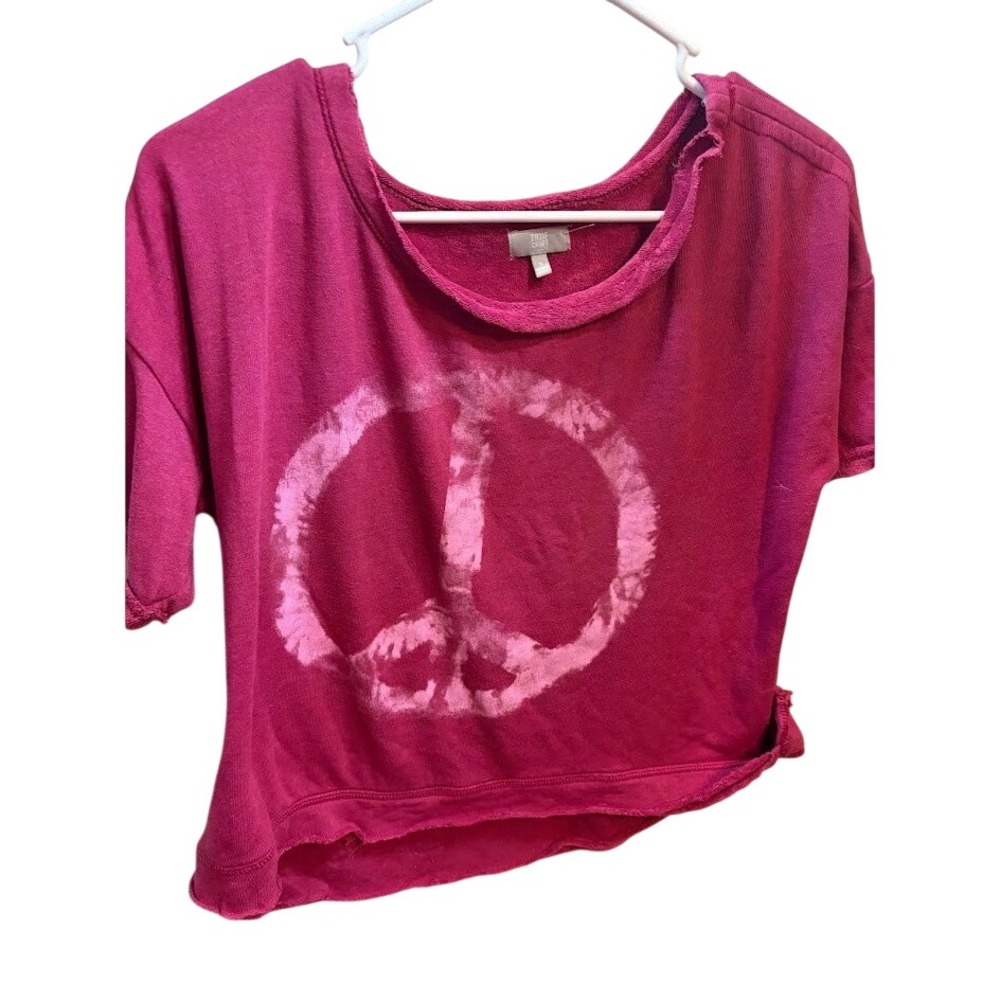 Peace sign distressed‎ tee y2k